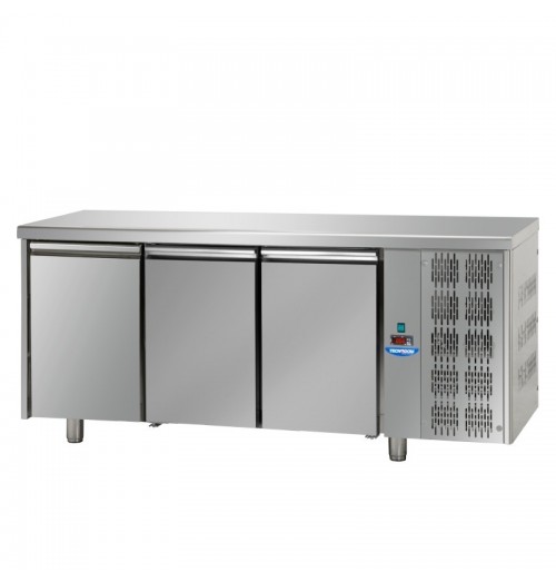 Masa rece, capacitate 460 litri, temperatura de lucru 2°C/+8°C, putere 495 W