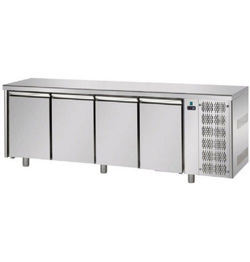 Masa rece, capacitate 620 litri, temperatura de lucru 2°C/+8°C, putere 495 W