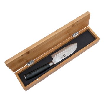 Cutit Santoku, gama Midori, lama fabricata din otel de damasc de cea mai intalta calitate, lungime lama 125mm.