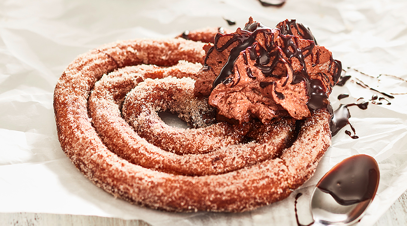 Churros cu mousse de ciocolată și scorțișoară